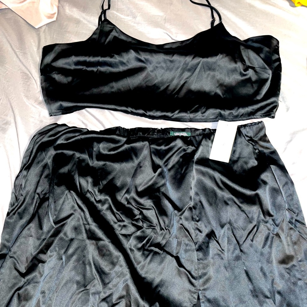 NWT 2 Piece outfit Crop top with Midi Skirt